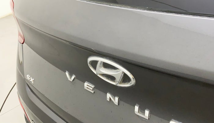 2021 Hyundai VENUE SX 1.0 TURBO, Petrol, Manual, 49,451 km, Dicky (Boot door) - Minor scratches