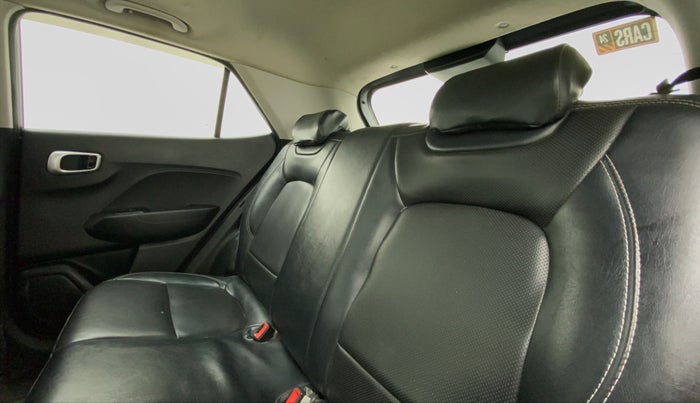 2021 Hyundai VENUE SX 1.0 TURBO, Petrol, Manual, 49,451 km, Right Side Rear Door Cabin