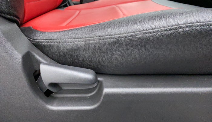 2014 Maruti Wagon R Stingray VXI, Petrol, Manual, 80,132 km, Driver Side Adjustment Panel