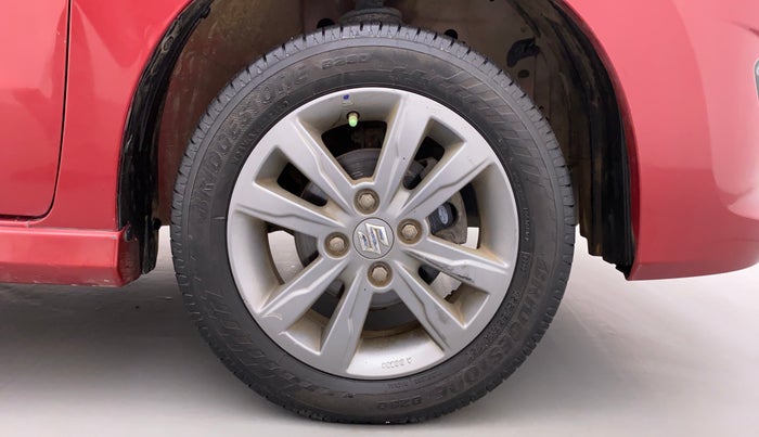 2014 Maruti Wagon R Stingray VXI, Petrol, Manual, 80,132 km, Right Front Wheel