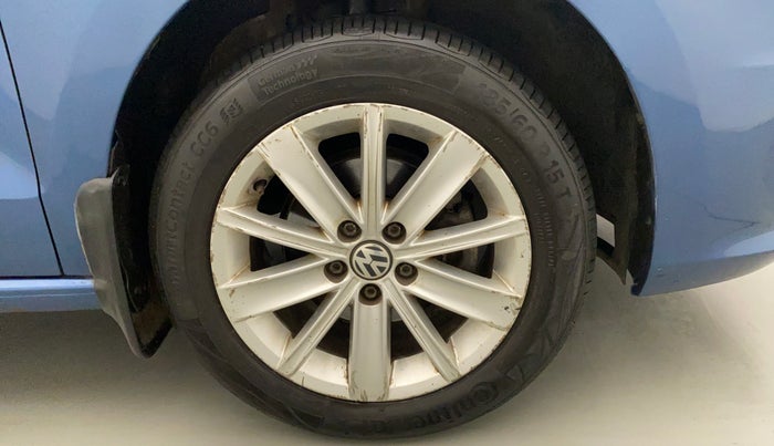 2016 Volkswagen Vento HIGHLINE 1.6 MPI, Petrol, Manual, 83,997 km, Right Front Wheel