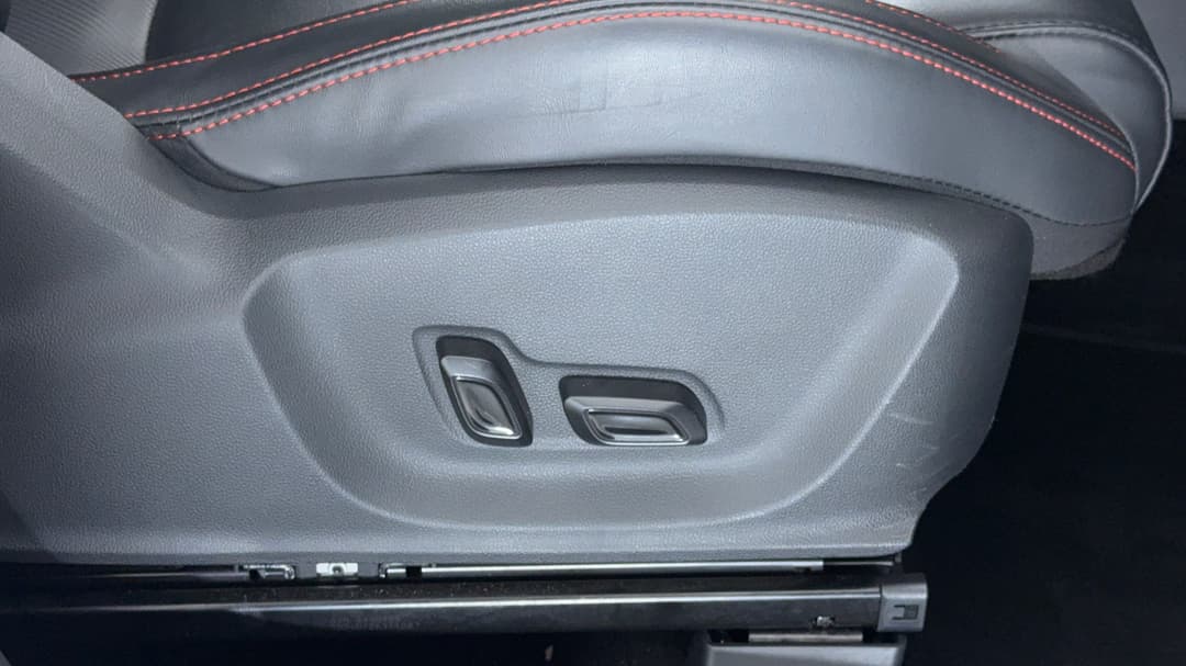 2021 MG Zst Essence, Automatic, 30131 km, Drivers Side Adjustment Panel