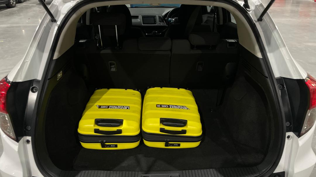 2021 Honda HR-V Vti, Automatic, 39917 km, Boot Inside View with Luggage