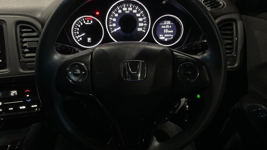 2021 Honda HR-V Vti, Automatic, 39917 km, Steering Wheel Close-up