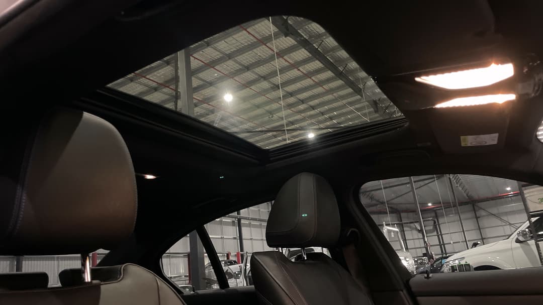 2023 BMW 3 20i M Sport, Automatic, 30777 km, Interior Sunroof/Moonroof