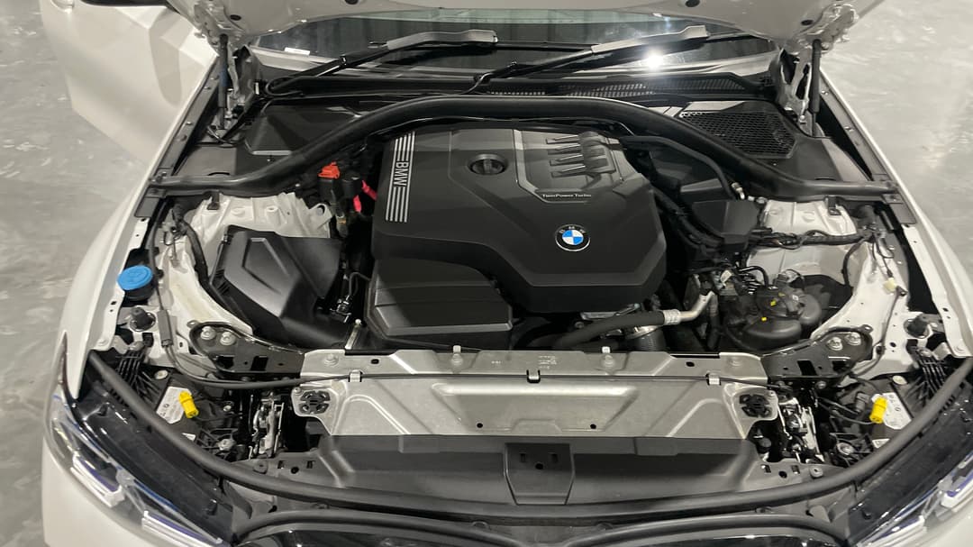 2023 BMW 3 20i M Sport, Automatic, 30777 km, Open Bonnet (Engine)