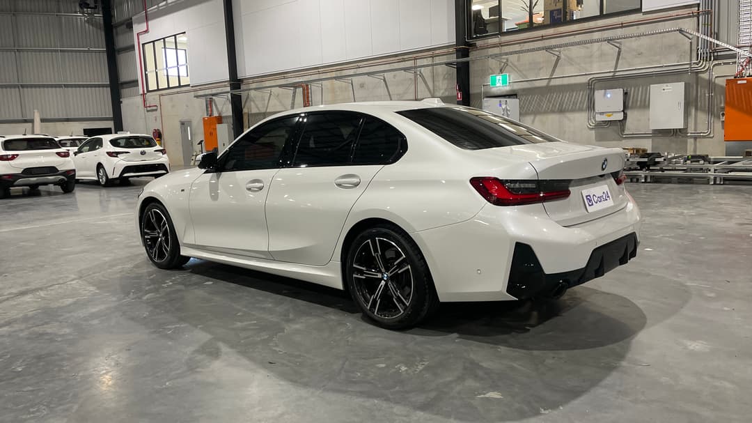 2023 BMW 3 20i M Sport, Automatic, 30777 km, Left Back Diagonal (45- Degree) View
