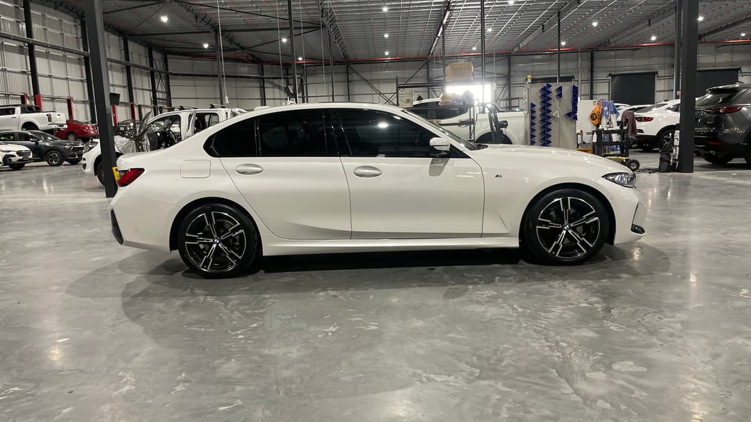 2023 BMW 3 20i M Sport, Automatic, 30777 km, Right Side View