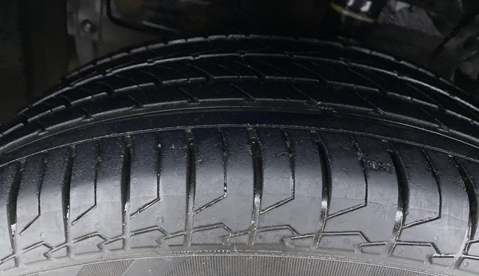 2020 Maruti S Cross ALPHA 1.5 SMART HYBRID, Petrol, Manual, 23,634 km, Left Front Tyre Tread