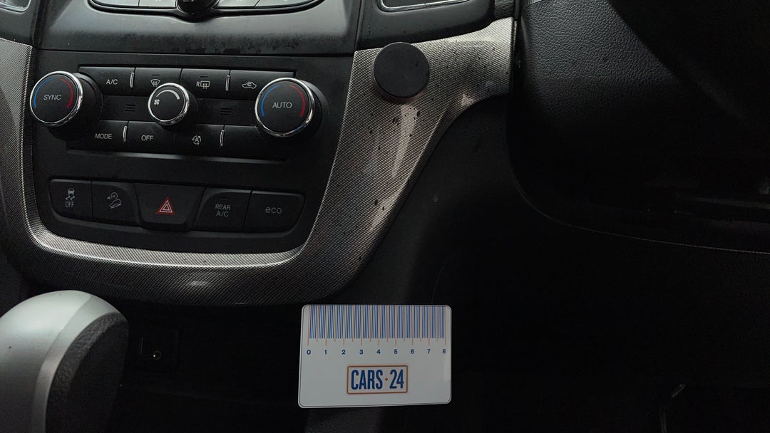 2017 Holden Captiva Active 7 Seater, Automatic, 133086 km, Dashboard Stain