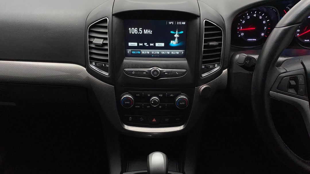 2017 Holden Captiva Active 7 Seater, Automatic, 133086 km, Center Console