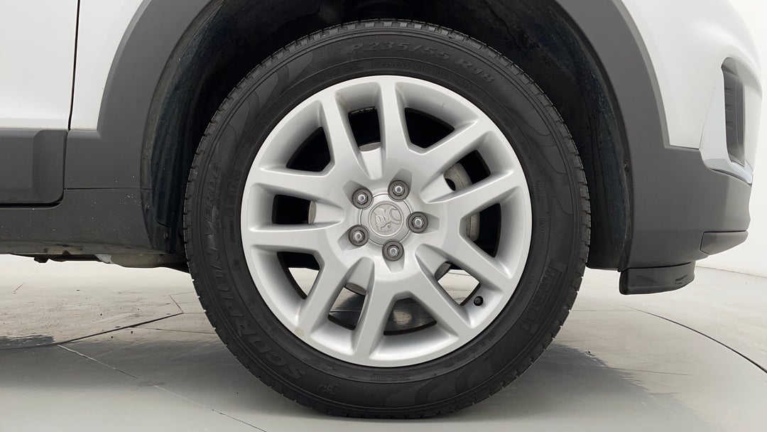 2017 Holden Captiva Active 7 Seater, Automatic, 133086 km, Right Front Wheel