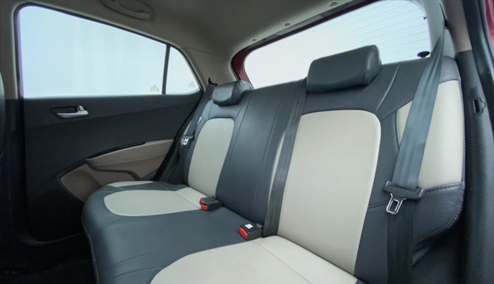 2015 Hyundai Grand i10 ASTA 1.2 AT VTVT, Petrol, Automatic, 33,368 km, Right Side Rear Door Cabin