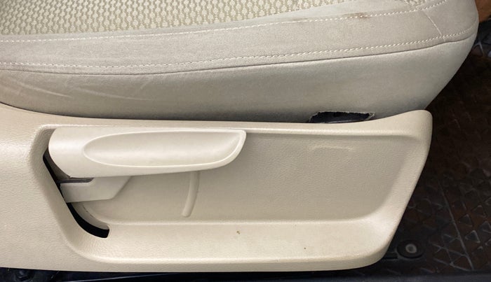 2014 Volkswagen Polo HIGHLINE1.2L PETROL, Petrol, Manual, 44,704 km, Driver seat - Seat side trim has minor damage