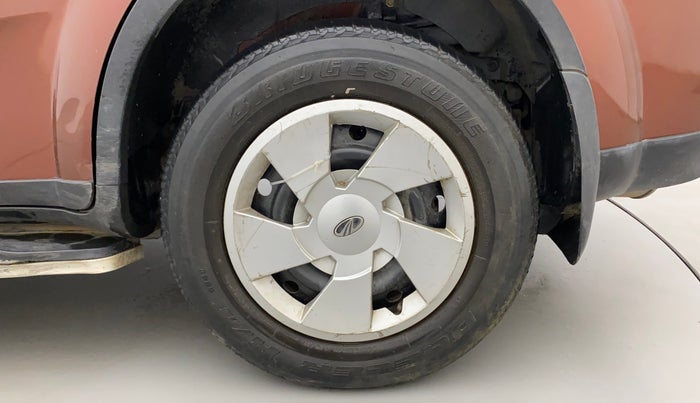 2019 Mahindra XUV500 W7, Diesel, Manual, 1,09,034 km, Left Rear Wheel