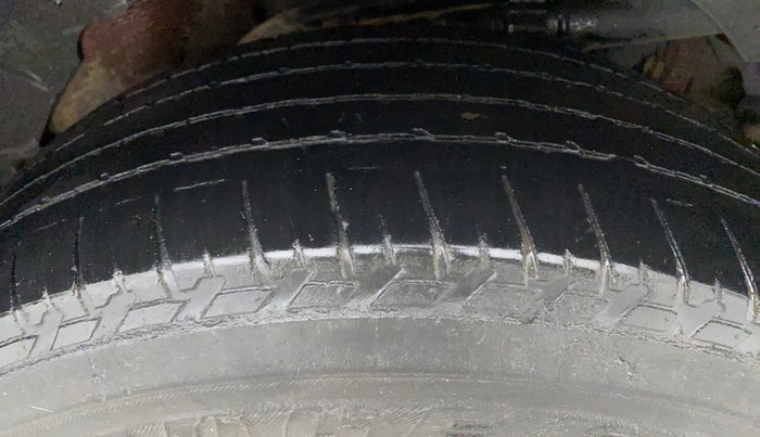 2019 Mahindra XUV500 W7, Diesel, Manual, 1,09,034 km, Left Rear Tyre Tread