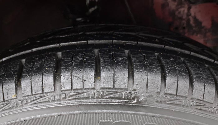 2017 Hyundai Eon MAGNA + AIRBAG, Petrol, Manual, 22,343 km, Right Front Tyre Tread
