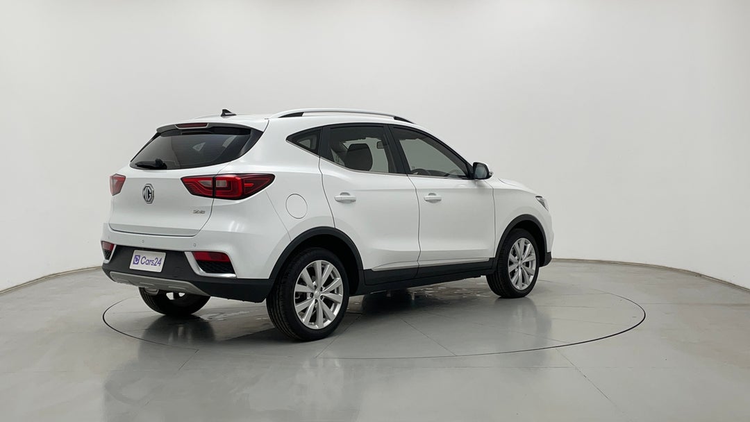 Right Back Diagonal (45- Degree) View