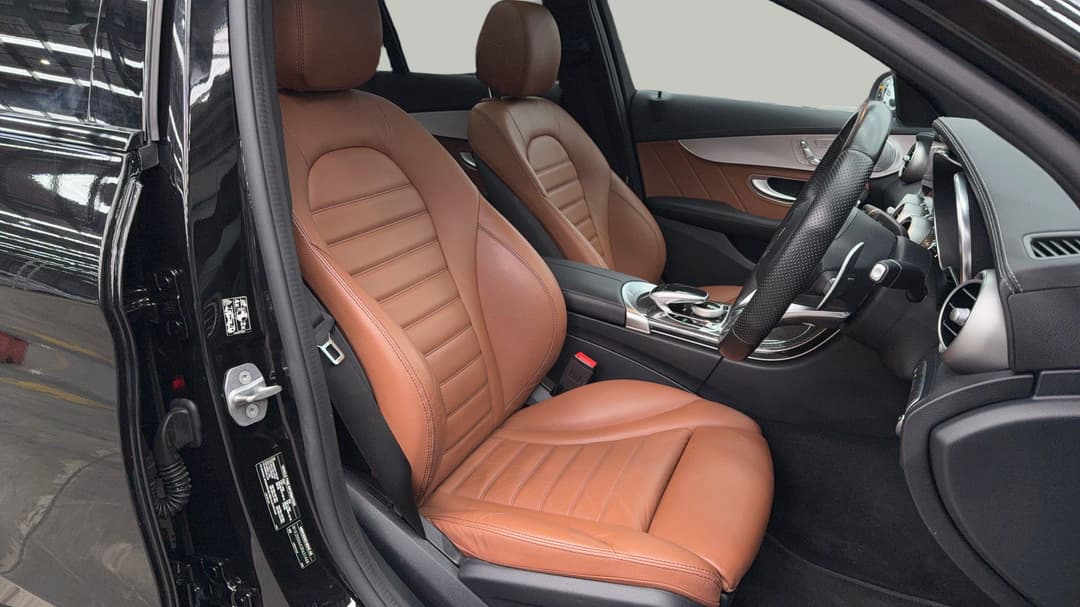 2021 Mercedes-amg C 43, Automatic, 86265 km, Right Side Front Door Cabin View