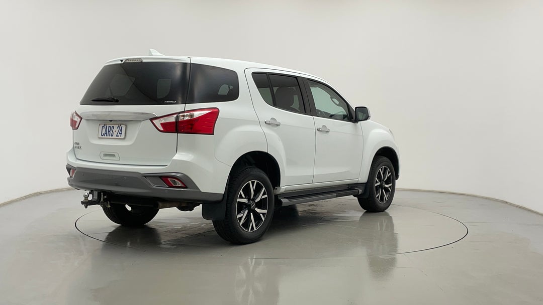 Right Back Diagonal (45- Degree) View