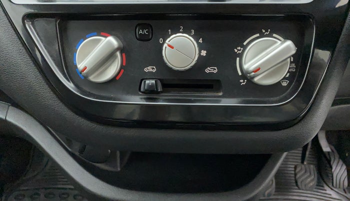 2017 Datsun Redi Go T (O), Petrol, Manual, 12,212 km, AC Unit - Directional switch has minor damage