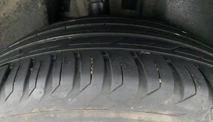 2020 Jeep Compass LIMITED PLUS PETROL AT, Petrol, Automatic, 33,205 km, Right Rear Tyre Tread