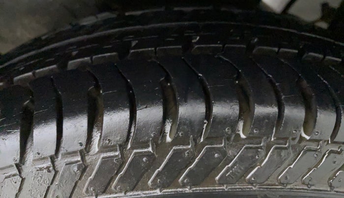 2015 Maruti Swift Dzire VXI, Petrol, Manual, 10,155 km, Left Rear Tyre Tread