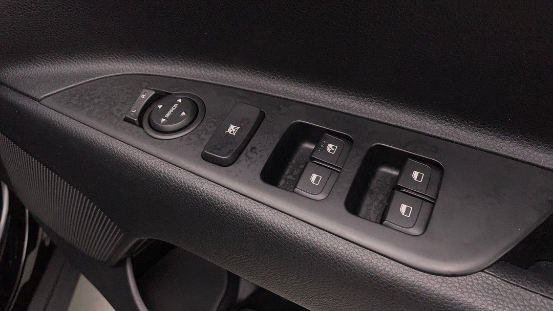 2021 Kia Stonic S, Automatic, 2957 km, Drivers Side Door Panel Controls