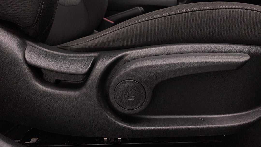 2021 Kia Stonic S, Automatic, 2957 km, Drivers Side Adjustment Panel