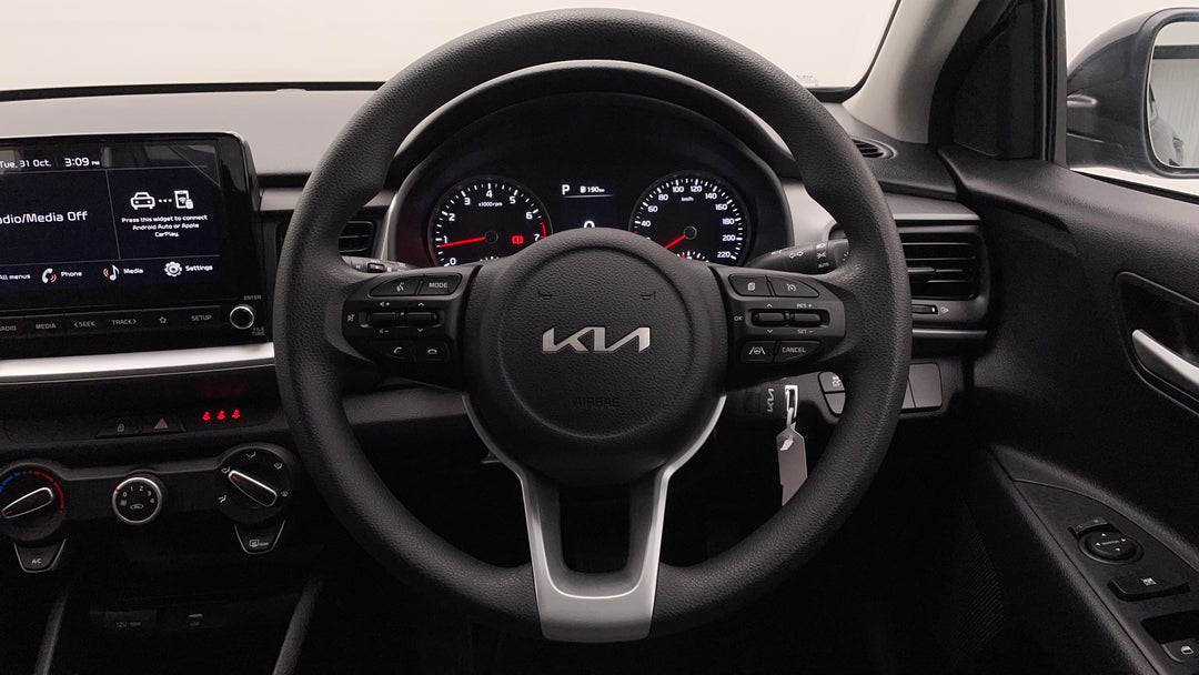 2021 Kia Stonic S, Automatic, 2957 km, Steering Wheel Close-up
