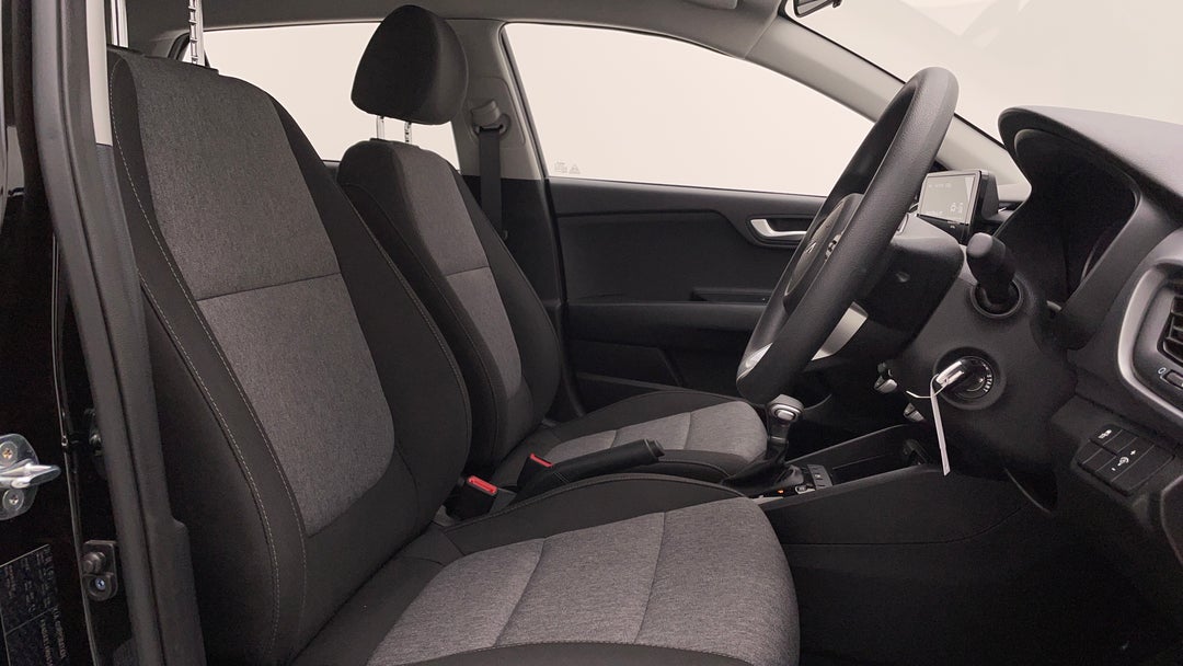 2021 Kia Stonic S, Automatic, 2957 km, Right Side Front Door Cabin View