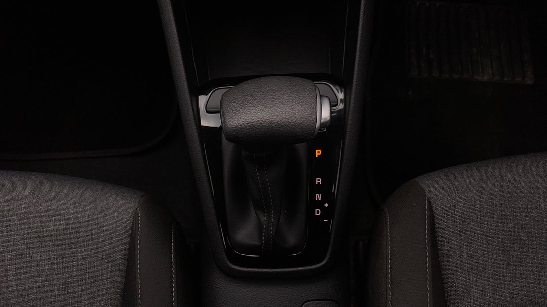 2021 Kia Stonic S, Automatic, 2957 km, Gear Lever 