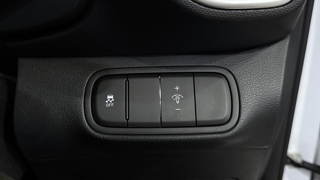 2025 Hyundai Venue Venue, Automatic, 31549 km, Utility Switches/Buttons
