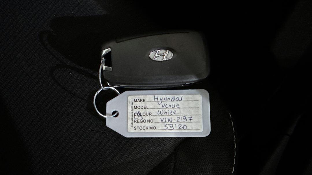 2025 Hyundai Venue Venue, Automatic, 31549 km, Key Close-up