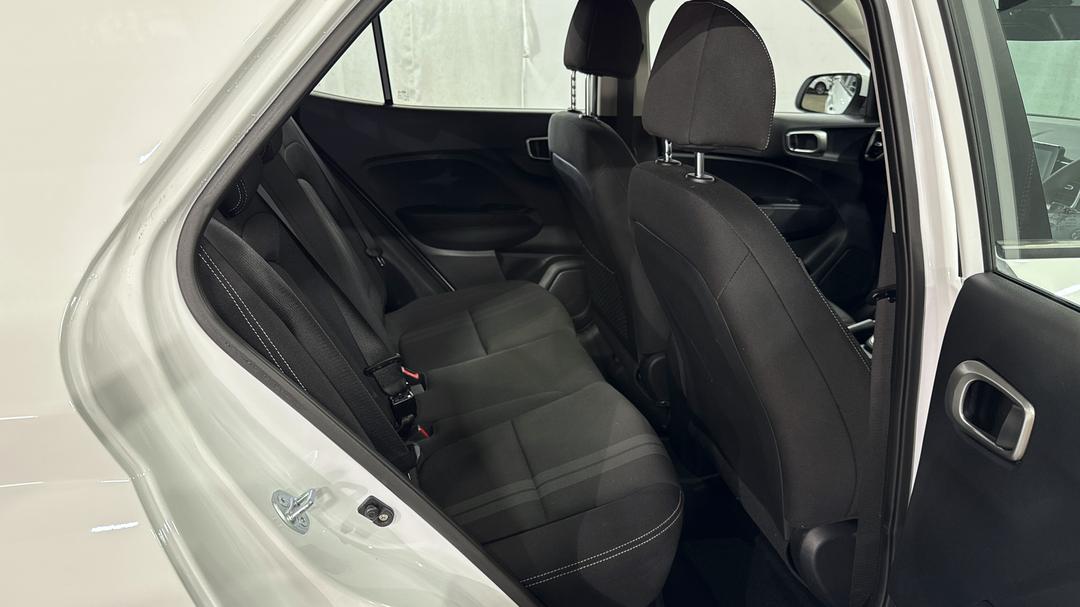2025 Hyundai Venue Venue, Automatic, 31549 km, Right Side Rear Door Cabin View