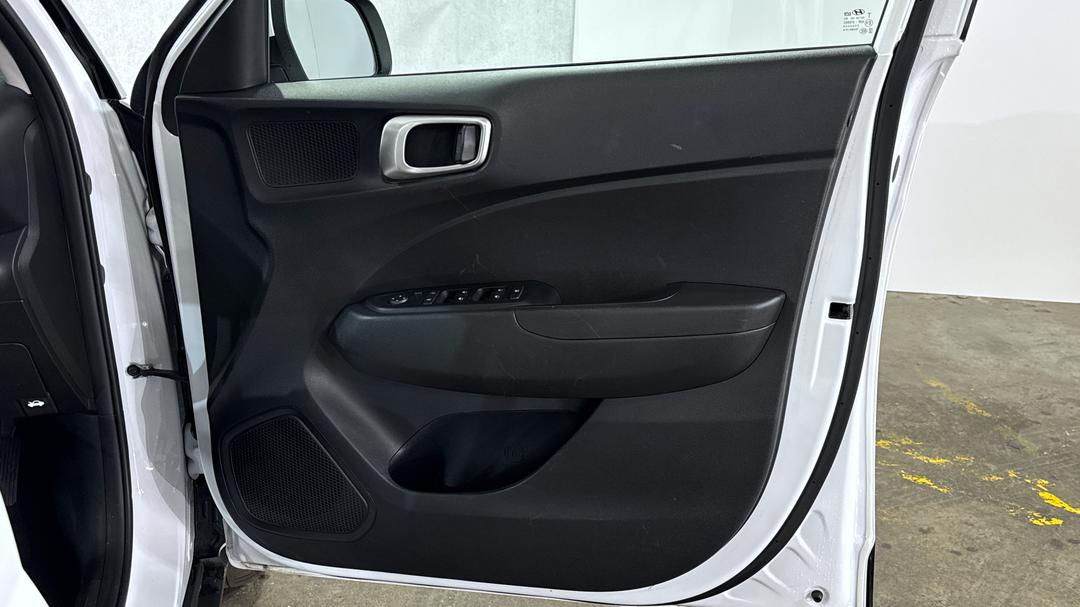 2025 Hyundai Venue Venue, Automatic, 31549 km, Speaker View