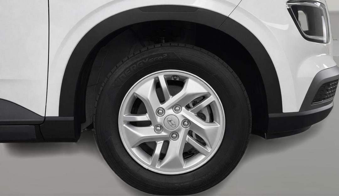 2025 Hyundai Venue Venue, Automatic, 31549 km, Right Front Wheel
