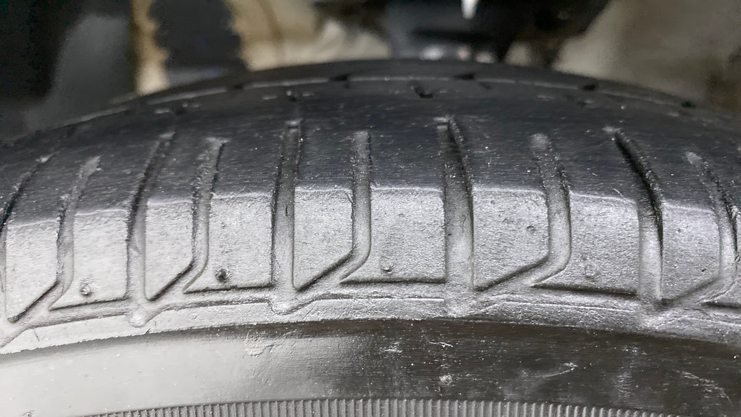 Left Front Tyre Tread