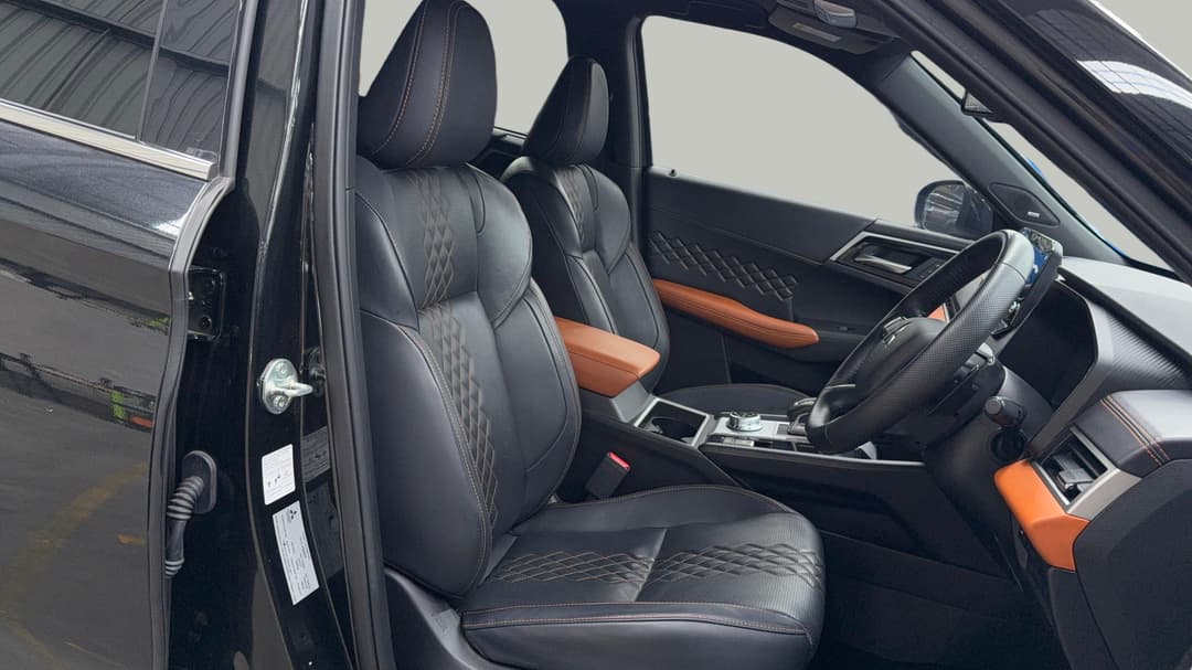 2024 Mitsubishi Outlander Exceed Tourer 7 Seat (AWD), Automatic, 34445 km, Right Side Front Door Cabin View