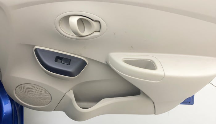 2017 Datsun Go T, Petrol, Manual, 55,770 km, Driver Side Door Panels Control
