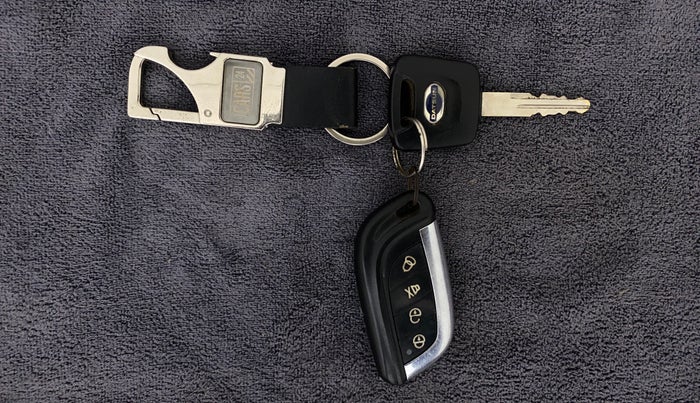 2017 Datsun Go T, Petrol, Manual, 55,770 km, Key Close Up