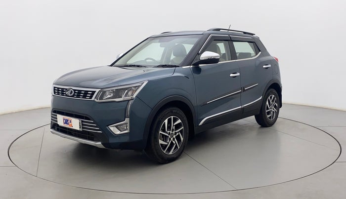 2022 Mahindra XUV300 W8 (O) 1.2 PETROL AMT, Petrol, Automatic, 20,293 km, Left Front Diagonal