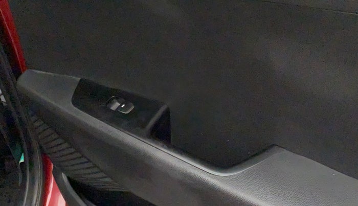 2019 Hyundai Creta SX 1.6 PETROL, Petrol, Manual, 70,430 km, Right rear window switch / handle - Switch/handle not functional