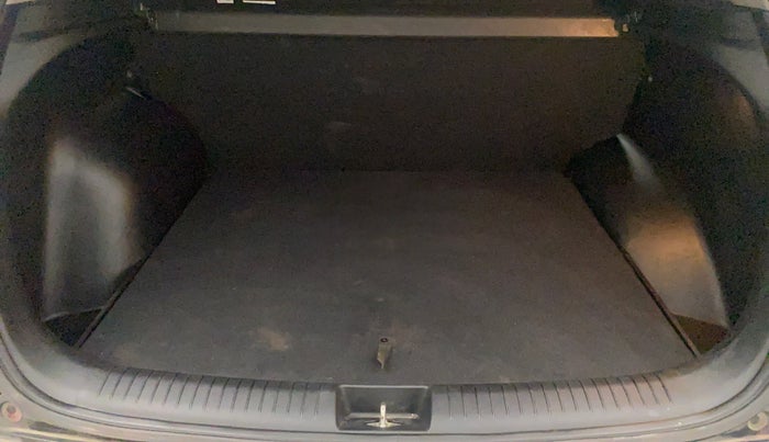 2019 Hyundai Creta SX 1.6 PETROL, Petrol, Manual, 70,430 km, Boot Inside