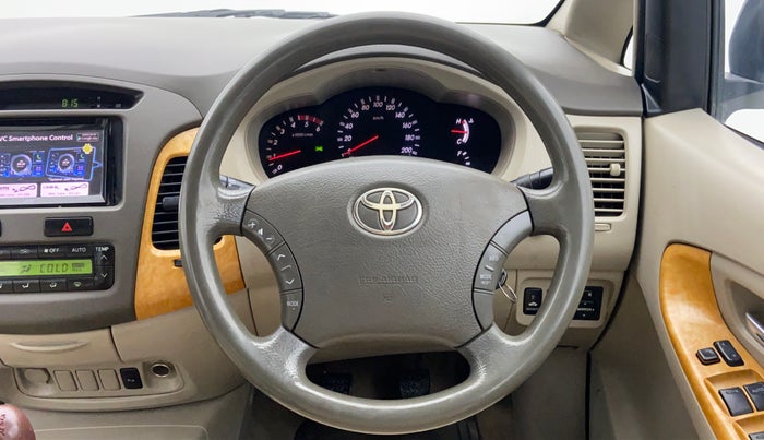 2009 Toyota Innova 2.5 V 8 STR, Diesel, Manual, 2,06,512 km, Steering Wheel Close Up