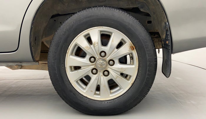 2009 Toyota Innova 2.5 V 8 STR, Diesel, Manual, 2,06,512 km, Left Rear Wheel