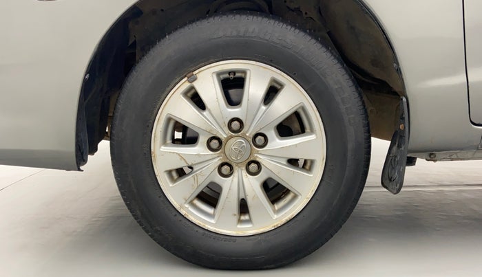 2009 Toyota Innova 2.5 V 8 STR, Diesel, Manual, 2,06,512 km, Left Front Wheel