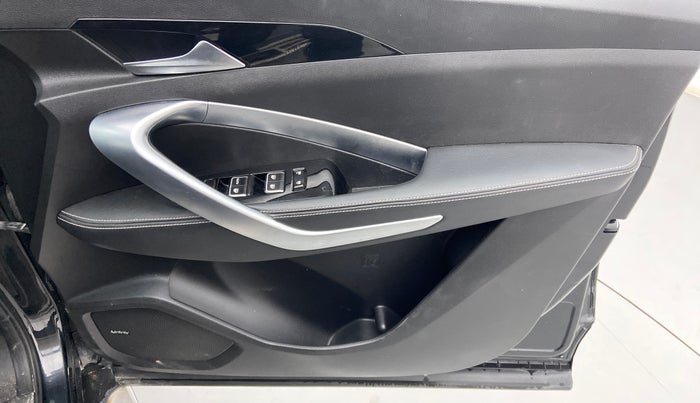 2020 MG HECTOR SHARP 1.5 DCT PETROL, Petrol, Automatic, 31,691 km, Driver Side Door Panels Control