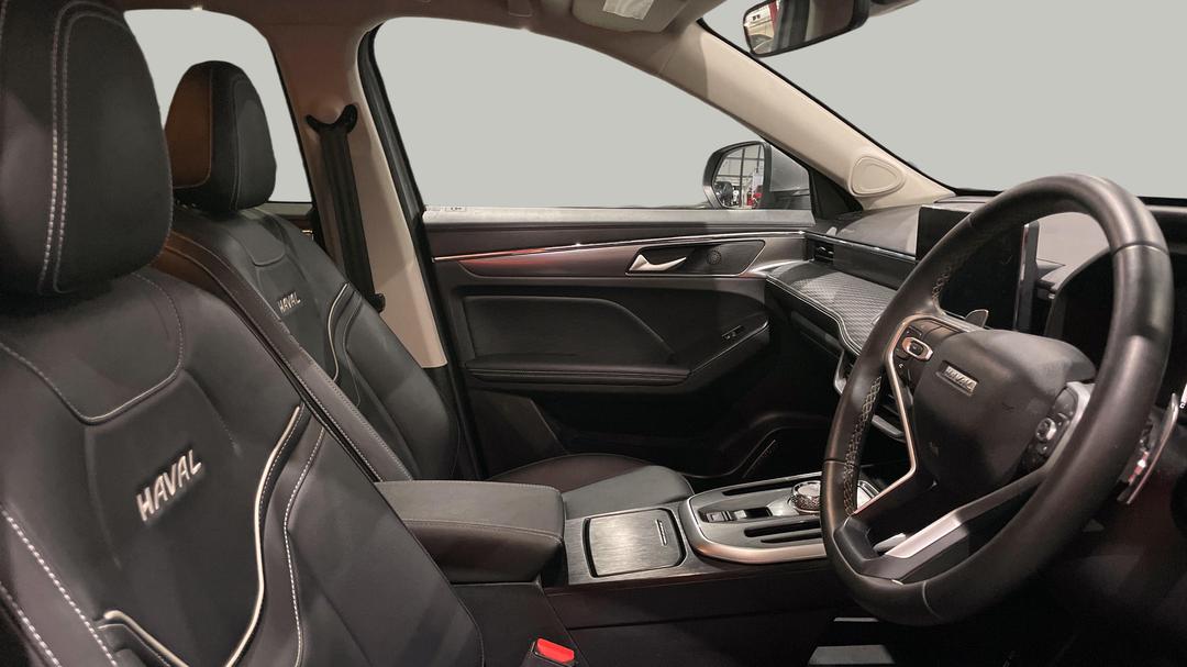 2023 GWM Haval Jolion Lux, Automatic, 46242 km, Right Side Front Door Cabin View