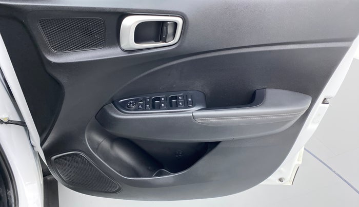 2019 Hyundai VENUE 1.0L Turbo GDI SX(O) MT, Petrol, Manual, 14,847 km, Driver Side Door Panels Control